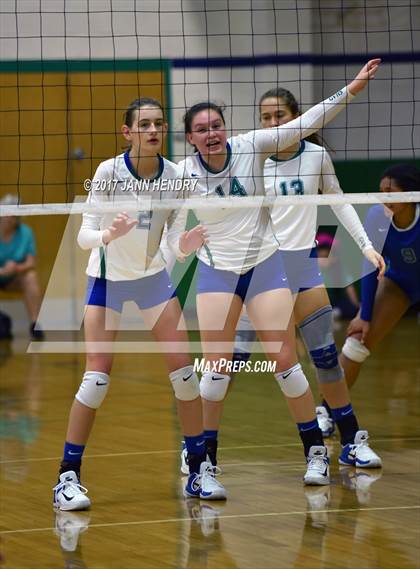Thumbnail 1 in St. Ignatius vs. Green Valley (Durango Fall Classic) photogallery.