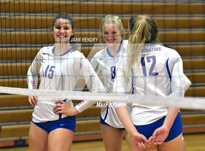 Thumbnail 2 in St. Ignatius vs. Green Valley (Durango Fall Classic) photogallery.