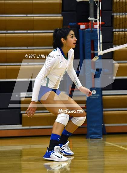 Thumbnail 3 in St. Ignatius vs. Green Valley (Durango Fall Classic) photogallery.