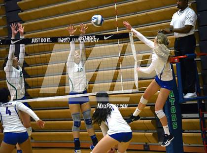 Thumbnail 3 in St. Ignatius vs. Green Valley (Durango Fall Classic) photogallery.