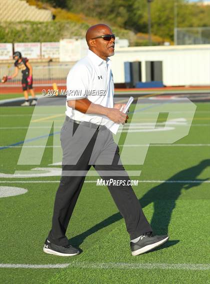 Thumbnail 2 in Oaks vs Chaminade <B>Wrong Year</B> photogallery.