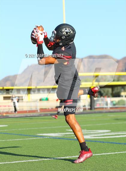 Thumbnail 2 in Oaks vs Chaminade <B>Wrong Year</B> photogallery.