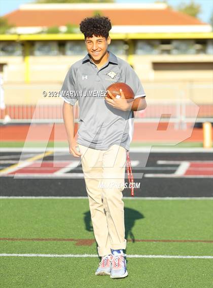 Thumbnail 1 in Oaks vs Chaminade <B>Wrong Year</B> photogallery.