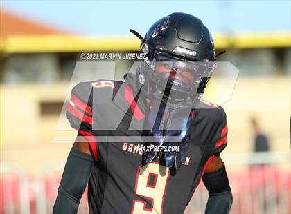 Thumbnail 2 in Oaks vs Chaminade <B>Wrong Year</B> photogallery.