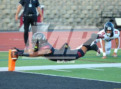 Thumbnail 3 in Oaks vs Chaminade <B>Wrong Year</B> photogallery.