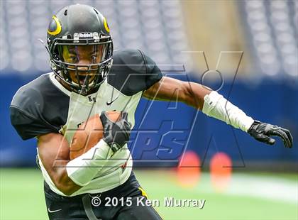 Thumbnail 3 in Langham Creek vs Klein Oak photogallery.