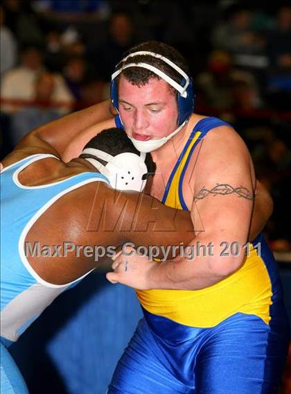 Thumbnail 1 in NYSPHSAA D1 Championships (145-285 Semifinals) photogallery.