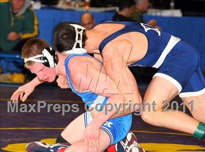Thumbnail 1 in NYSPHSAA D1 Championships (145-285 Semifinals) photogallery.
