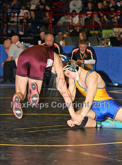 Thumbnail 1 in NYSPHSAA D1 Championships (145-285 Semifinals) photogallery.