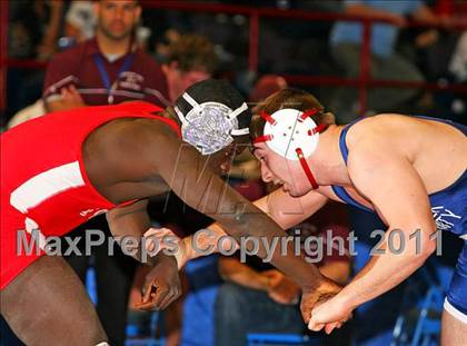 Thumbnail 1 in NYSPHSAA D1 Championships (145-285 Semifinals) photogallery.