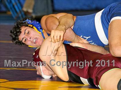 Thumbnail 2 in NYSPHSAA D1 Championships (145-285 Semifinals) photogallery.