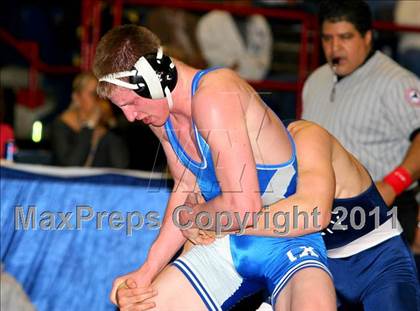 Thumbnail 1 in NYSPHSAA D1 Championships (145-285 Semifinals) photogallery.