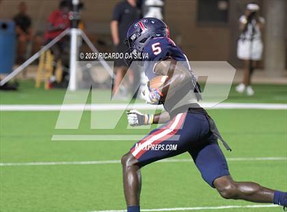 Thumbnail 3 in Tompkins vs Katy Taylor photogallery.