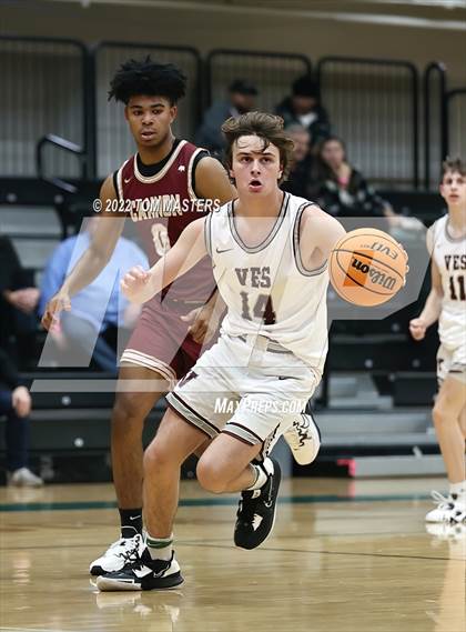 Thumbnail 1 in Cannon vs. Virginia Episcopal School photogallery.