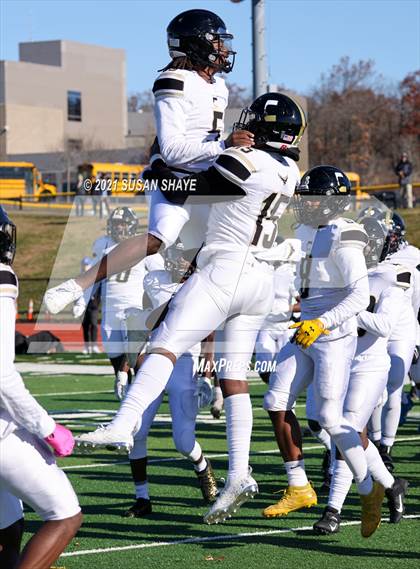 Thumbnail 2 in Franklin vs. Central (MIAA Division 1 Semifinal) photogallery.