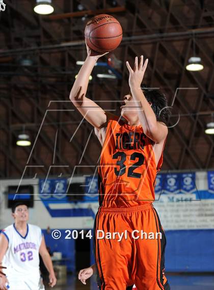 Thumbnail 2 in San Gabriel vs South Pasadena (San Marino Tournament) photogallery.