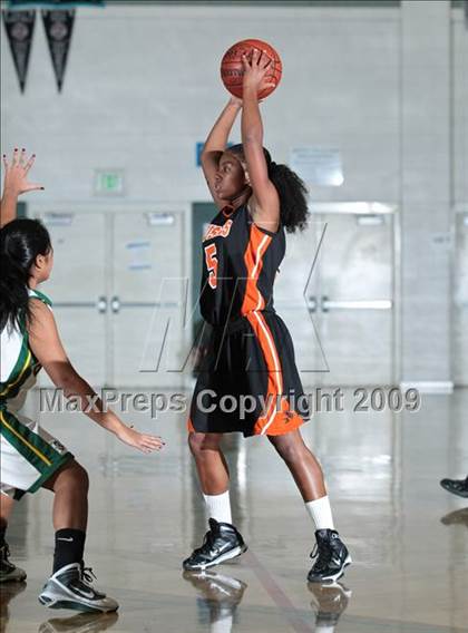 Thumbnail 3 in Brea Olinda vs. Washington (West Coast Jamboree) photogallery.