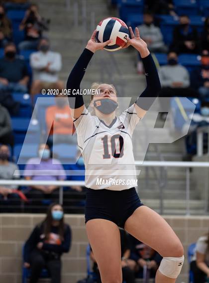 Thumbnail 2 in Brandeis vs Reagan [Ronald] (UIL 6A Regional Playoff) photogallery.