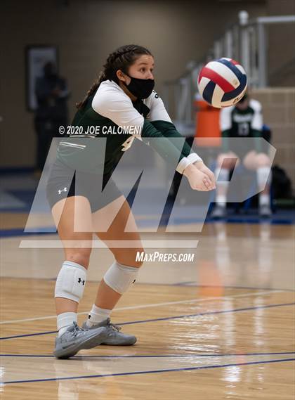 Thumbnail 1 in Brandeis vs Reagan [Ronald] (UIL 6A Regional Playoff) photogallery.