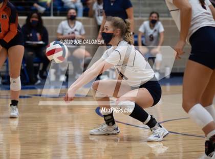 Thumbnail 3 in Brandeis vs Reagan [Ronald] (UIL 6A Regional Playoff) photogallery.