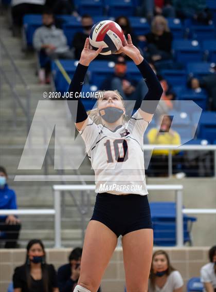 Thumbnail 1 in Brandeis vs Reagan [Ronald] (UIL 6A Regional Playoff) photogallery.