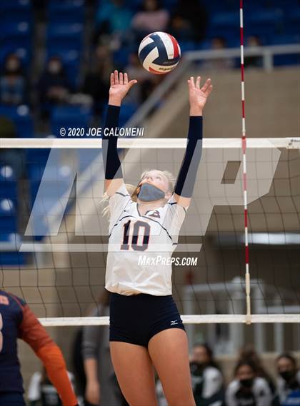 Thumbnail 3 in Brandeis vs Reagan [Ronald] (UIL 6A Regional Playoff) photogallery.