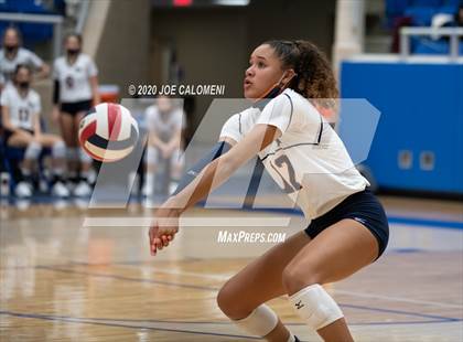 Thumbnail 1 in Brandeis vs Reagan [Ronald] (UIL 6A Regional Playoff) photogallery.