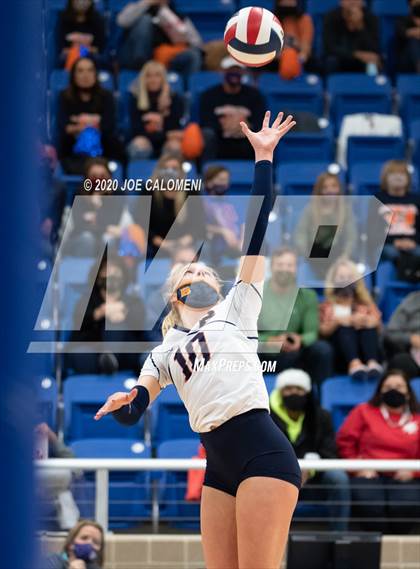 Thumbnail 2 in Brandeis vs Reagan [Ronald] (UIL 6A Regional Playoff) photogallery.