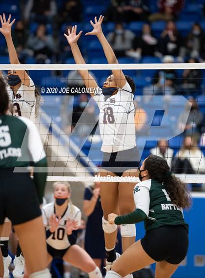 Thumbnail 3 in Brandeis vs Reagan [Ronald] (UIL 6A Regional Playoff) photogallery.