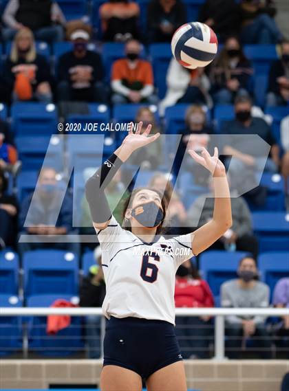 Thumbnail 2 in Brandeis vs Reagan [Ronald] (UIL 6A Regional Playoff) photogallery.