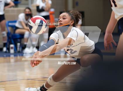 Thumbnail 3 in Brandeis vs Reagan [Ronald] (UIL 6A Regional Playoff) photogallery.