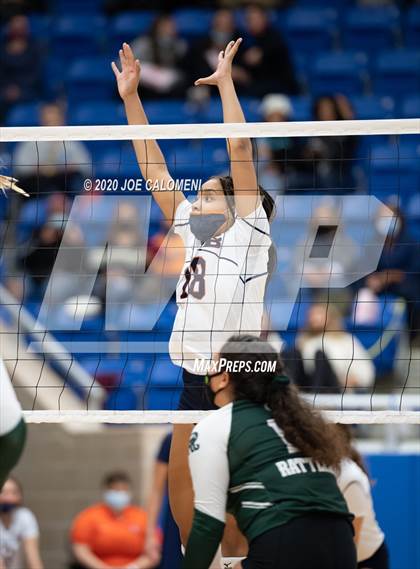 Thumbnail 1 in Brandeis vs Reagan [Ronald] (UIL 6A Regional Playoff) photogallery.