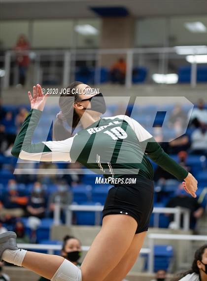 Thumbnail 3 in Brandeis vs Reagan [Ronald] (UIL 6A Regional Playoff) photogallery.