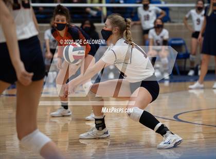 Thumbnail 2 in Brandeis vs Reagan [Ronald] (UIL 6A Regional Playoff) photogallery.