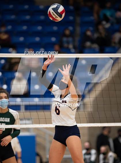 Thumbnail 1 in Brandeis vs Reagan [Ronald] (UIL 6A Regional Playoff) photogallery.