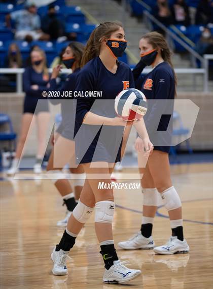 Thumbnail 1 in Brandeis vs Reagan [Ronald] (UIL 6A Regional Playoff) photogallery.
