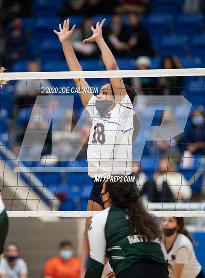 Thumbnail 2 in Brandeis vs Reagan [Ronald] (UIL 6A Regional Playoff) photogallery.