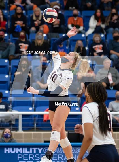 Thumbnail 3 in Brandeis vs Reagan [Ronald] (UIL 6A Regional Playoff) photogallery.