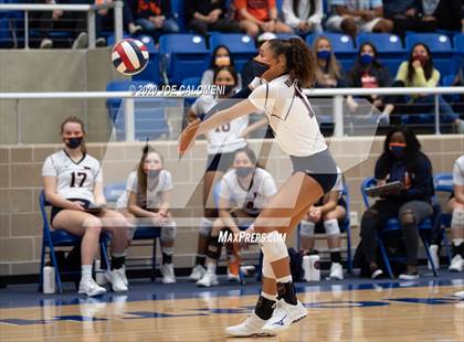 Thumbnail 2 in Brandeis vs Reagan [Ronald] (UIL 6A Regional Playoff) photogallery.