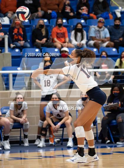 Thumbnail 3 in Brandeis vs Reagan [Ronald] (UIL 6A Regional Playoff) photogallery.