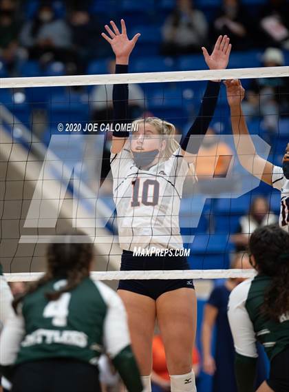 Thumbnail 3 in Brandeis vs Reagan [Ronald] (UIL 6A Regional Playoff) photogallery.