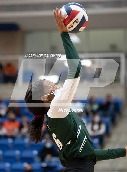 Thumbnail 2 in Brandeis vs Reagan [Ronald] (UIL 6A Regional Playoff) photogallery.