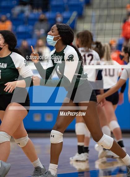 Thumbnail 3 in Brandeis vs Reagan [Ronald] (UIL 6A Regional Playoff) photogallery.
