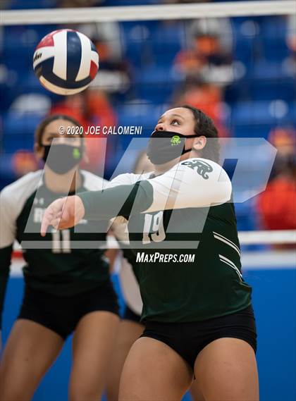 Thumbnail 1 in Brandeis vs Reagan [Ronald] (UIL 6A Regional Playoff) photogallery.