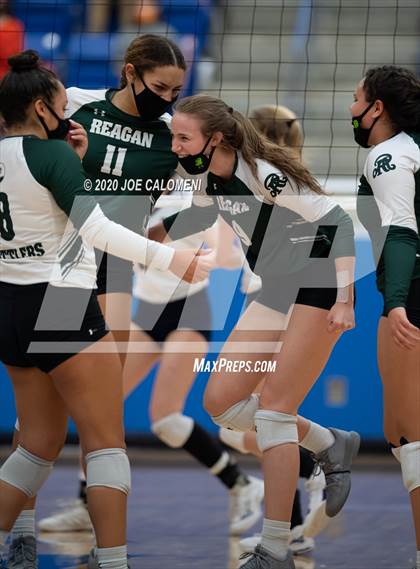 Thumbnail 3 in Brandeis vs Reagan [Ronald] (UIL 6A Regional Playoff) photogallery.