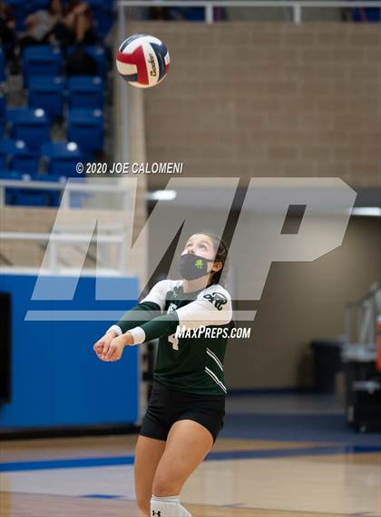 Thumbnail 2 in Brandeis vs Reagan [Ronald] (UIL 6A Regional Playoff) photogallery.