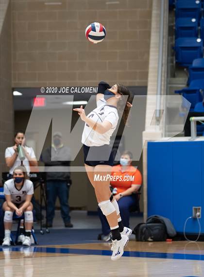 Thumbnail 1 in Brandeis vs Reagan [Ronald] (UIL 6A Regional Playoff) photogallery.