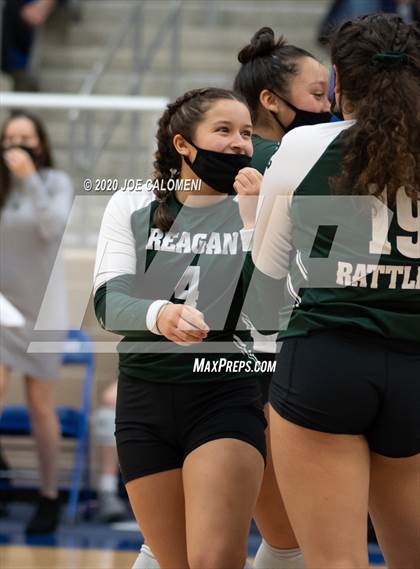 Thumbnail 3 in Brandeis vs Reagan [Ronald] (UIL 6A Regional Playoff) photogallery.