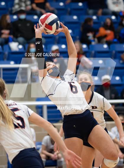 Thumbnail 2 in Brandeis vs Reagan [Ronald] (UIL 6A Regional Playoff) photogallery.