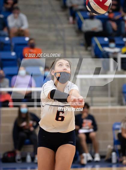 Thumbnail 1 in Brandeis vs Reagan [Ronald] (UIL 6A Regional Playoff) photogallery.